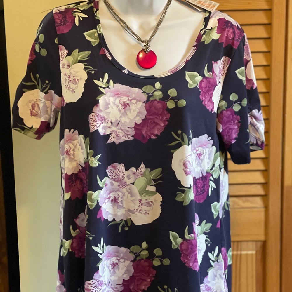 Morgan lularoe top